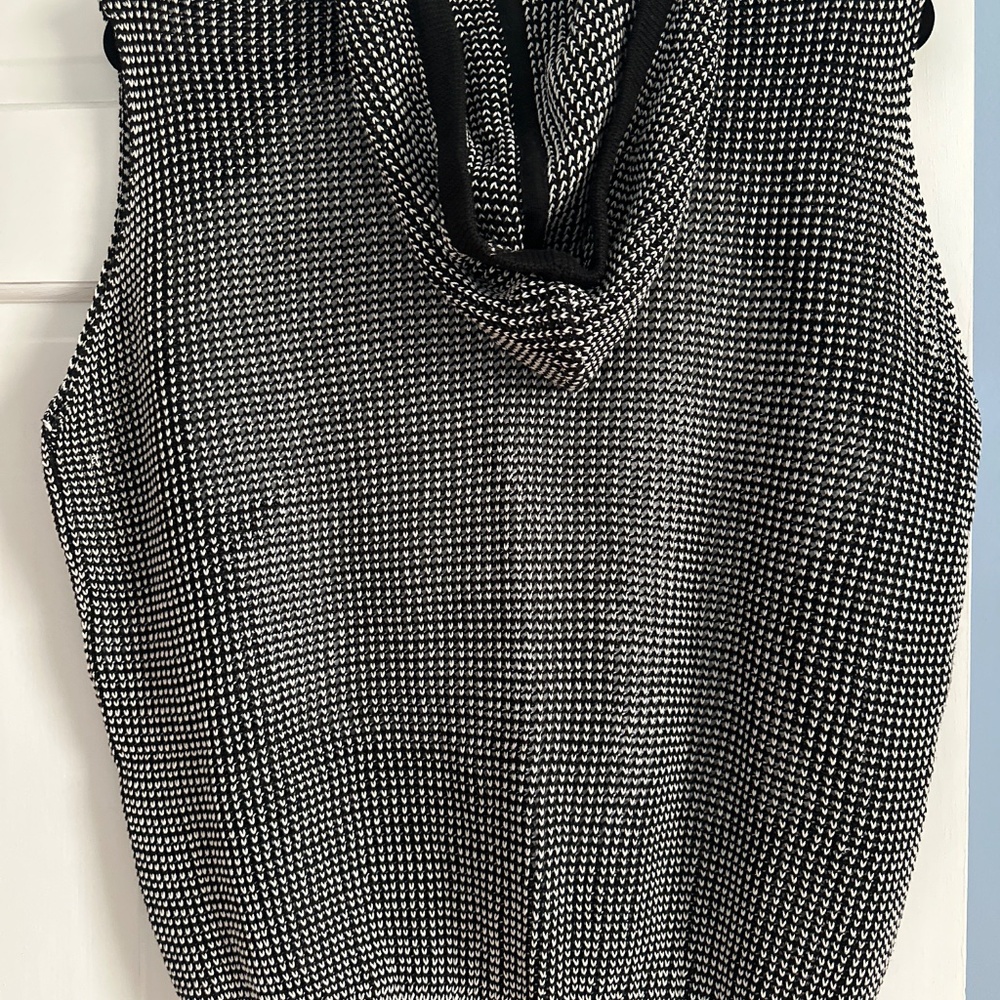 Vest - Picture 2 of 3